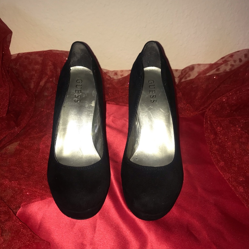 Lovely Posher Lupe’s reconditioned Guess heels